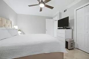 390 Lakeview Dr, Weston, FL 33326 - Photo 27