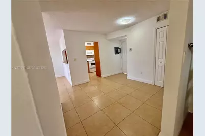 8500 NW 8th St #308, Miami, FL 33126 - Photo 5