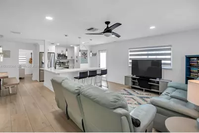 9212 NW 81st Pl, Tamarac, FL 33321 - Photo 5