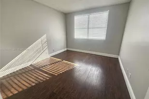 734 Executive Center Dr, West Palm Beach, FL 33401 - Photo 5