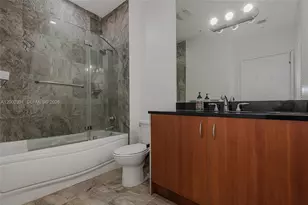 300 S Biscayne Blvd, Miami, FL 33131 - Photo 11