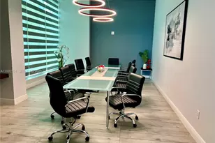 300 S Biscayne Blvd, Miami, FL 33131 - Photo 25