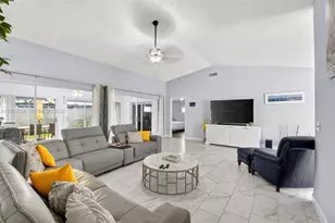 10982 S Greentrail Dr S, Boynton Beach, FL 33436 - Photo 9