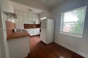 1421 SW 37th Ave, Miami, FL 33145 - Photo 9