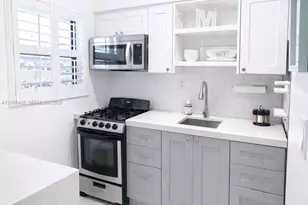 321 Wilson St, Hollywood, FL 33019 - Photo 5