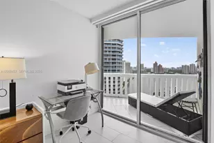 3000 Island Blvd, Aventura, FL 33160 - Photo 23