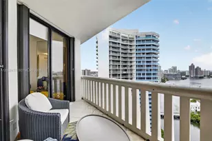 3000 Island Blvd, Aventura, FL 33160 - Photo 35