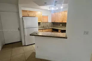 8333 Lake Dr, Doral, FL 33166 - Photo 5