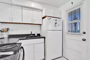 2999 Point E Dr, Aventura, FL 33160 - Photo 11