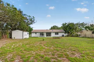 310 SW Bridgeport Dr, Port Saint Lucie, FL 34953 - Photo 5