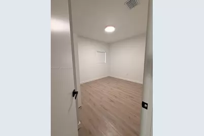 831 SE 9th Ave, Hialeah, FL 33010 - Photo 11