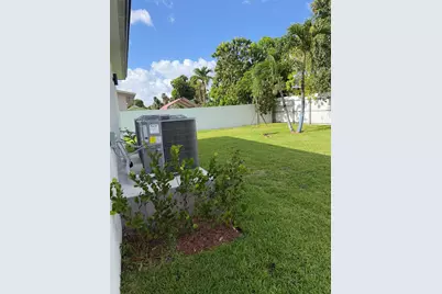831 SE 9th Ave, Hialeah, FL 33010 - Photo 5