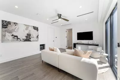 1122 NE 10th Ave #B, Fort Lauderdale, FL 33304 - Photo 13