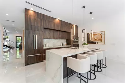 1122 NE 10th Ave #B, Fort Lauderdale, FL 33304 - Photo 9