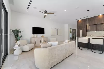 1122 NE 10th Ave #B, Fort Lauderdale, FL 33304 - Photo 5