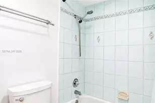 100 Lincoln Rd, Miami Beach, FL 33139 - Photo 11