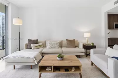 68 SE 6th St #1106, Miami, FL 33131 - Photo 5