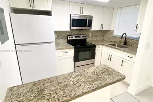 850 SW 74th Terrace, North Lauderdale, FL 33068 - Photo 3