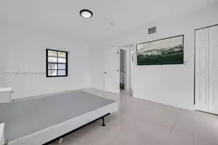 7910 Byron Ave, Miami Beach, FL 33141 - Photo 17