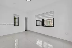 7910 Byron Ave, Miami Beach, FL 33141 - Photo 15