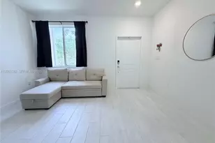 2367 SE 11th St, Homestead, FL 33035 - Photo 5