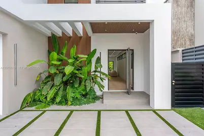 260 NW 47th St, Miami, FL 33127 - Photo 5