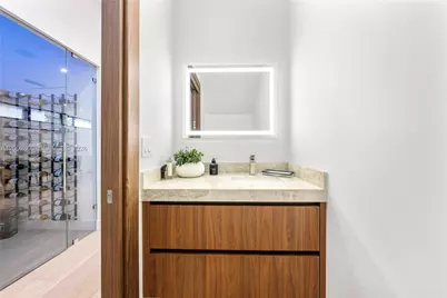 260 NW 47th St, Miami, FL 33127 - Photo 21