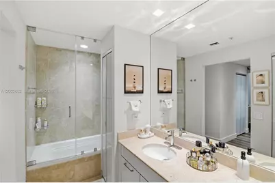 801 Brickell Key Blvd #409, Miami, FL 33131 - Photo 27