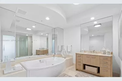 18201 Collins Ave #709, Sunny Isles Beach, FL 33160 - Photo 7