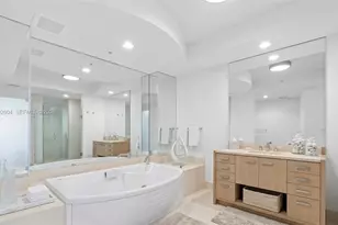 18201 Collins Ave, Sunny Isles Beach, FL 33160 - Photo 7