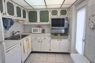 700 NE 14th Ave, Hallandale Beach, FL 33009 - Photo 21