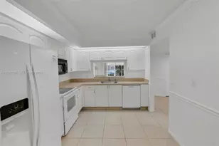 850 SW 138th Ave, Pembroke Pines, FL 33027 - Photo 9