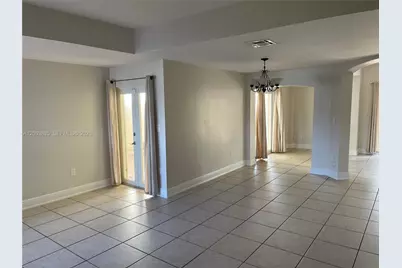 8067 NW 199th Ter, Hialeah, FL 33015 - Photo 11