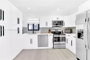 10220 SW 168th St, Miami, FL 33157 - Photo 5