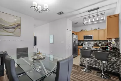 1381 W 30th St, Hialeah, FL 33012 - Photo 11