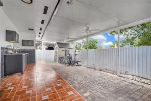 1381 W 30th St, Hialeah, FL 33012 - Photo 29
