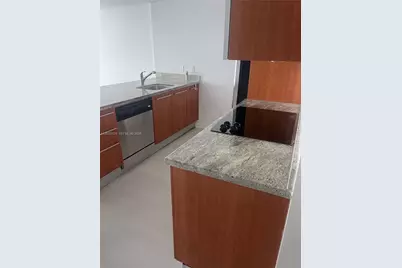 185 SW 7th St #2705, Miami, FL 33130 - Photo 3