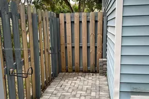 81 SW 3rd St, Pompano Beach, FL 33060 - Photo 29