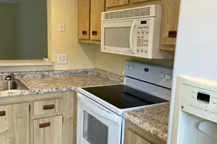 81 SW 3rd St, Pompano Beach, FL 33060 - Photo 11