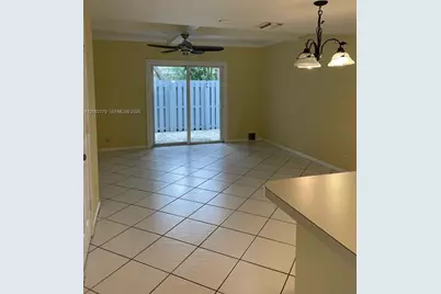81 SW 3rd St #81, Pompano Beach, FL 33060 - Photo 3