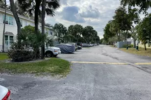 81 SW 3rd St, Pompano Beach, FL 33060 - Photo 33