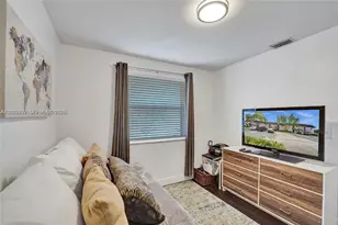 10468 NW 10th St, Pembroke Pines, FL 33026 - Photo 21