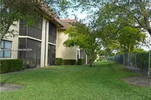 10468 NW 10th St, Pembroke Pines, FL 33026 - Photo 29