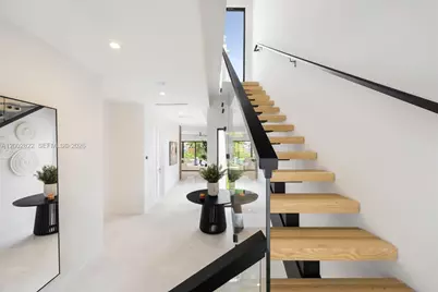 1122 NE 10th Ave #A, Fort Lauderdale, FL 33304 - Photo 11