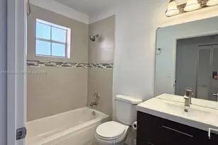 11459 Lakeview Dr, Coral Springs, FL 33071 - Photo 17