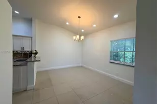 11459 Lakeview Dr, Coral Springs, FL 33071 - Photo 7