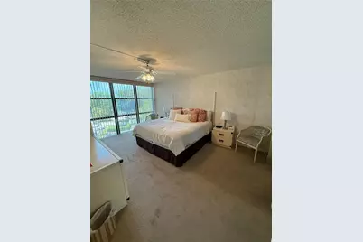 1000 Parkview Dr #407, Hallandale Beach, FL 33009 - Photo 15