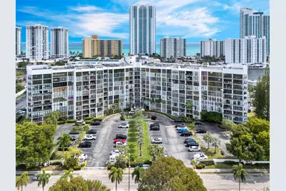 1000 Parkview Dr #407, Hallandale Beach, FL 33009 - Photo 31