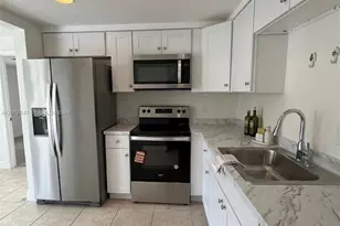 1401 SW 134th Way, Pembroke Pines, FL 33027 - Photo 3