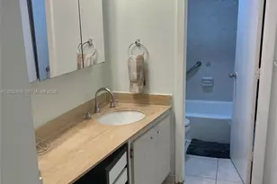 300 Bayview Dr, Sunny Isles Beach, FL 33160 - Photo 25